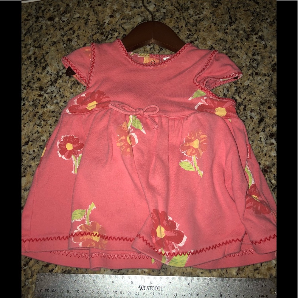 Carter’s t-shirt & bloomers 9-12M